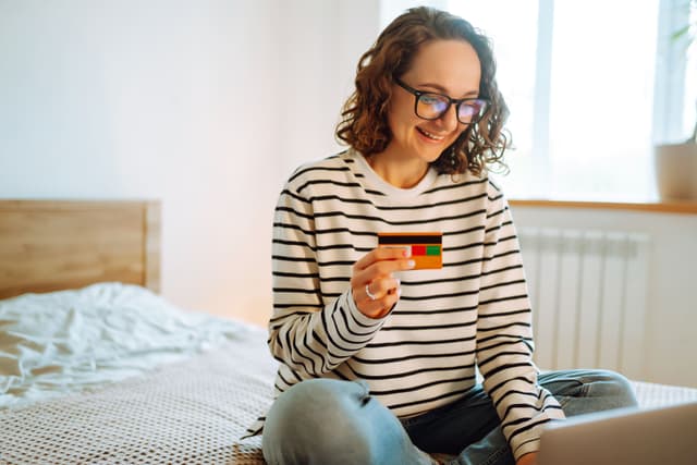 Usar tarjeta de crédito para mejorar historial rápido sin trucos