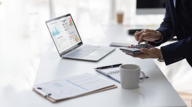 7 razones para no compartir tu información financiera en redes sociales (que te sorprenderán)