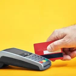 Cómo funciona el pago mínimo de una tarjeta de crédito y sus riesgos