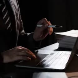 ¿Inquieto por fraudes financieros? Claves para monitorear tus cuentas